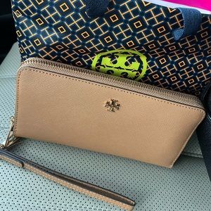 Tory Burch wallet/wristlet